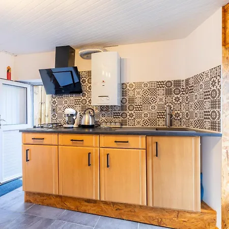 Maison Traditionnelle Au Centre