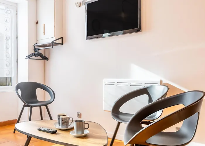 Maison Traditionnelle Au Centre *