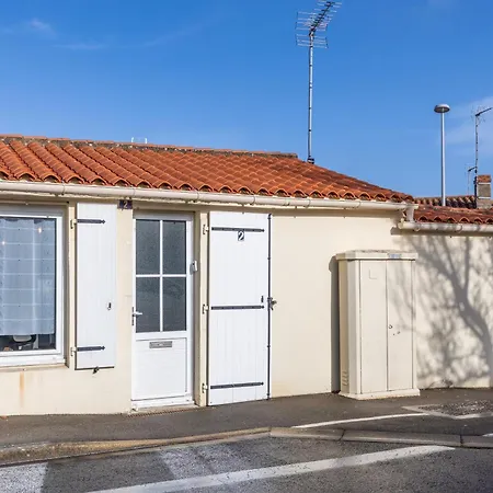 Maison Traditionnelle Au Centre